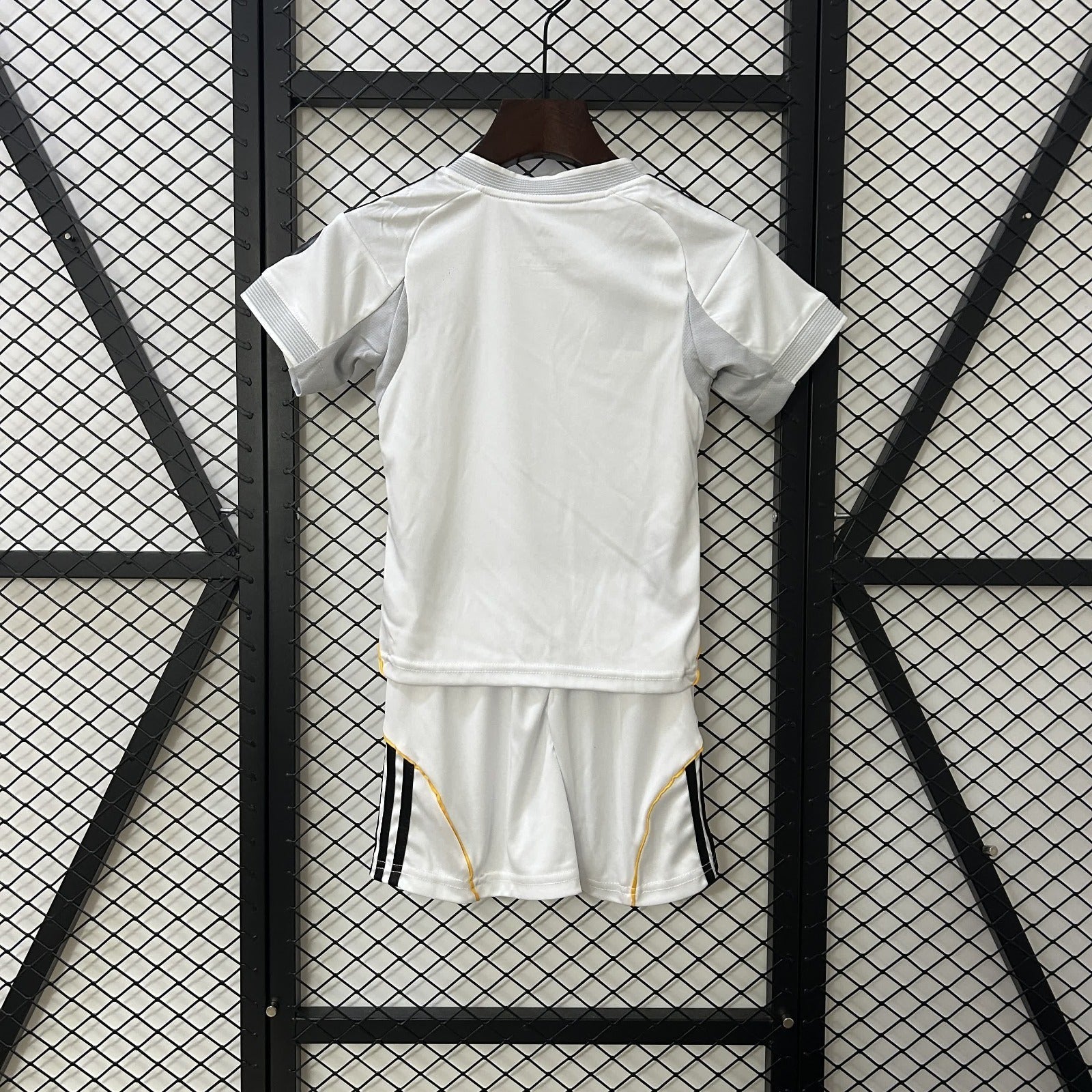 Real Madrid 2025/26 Kids Kit